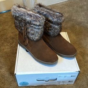 Minnetonka Everett dusty brown boots